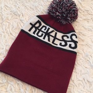 Y&R knit ski hat with pom pom